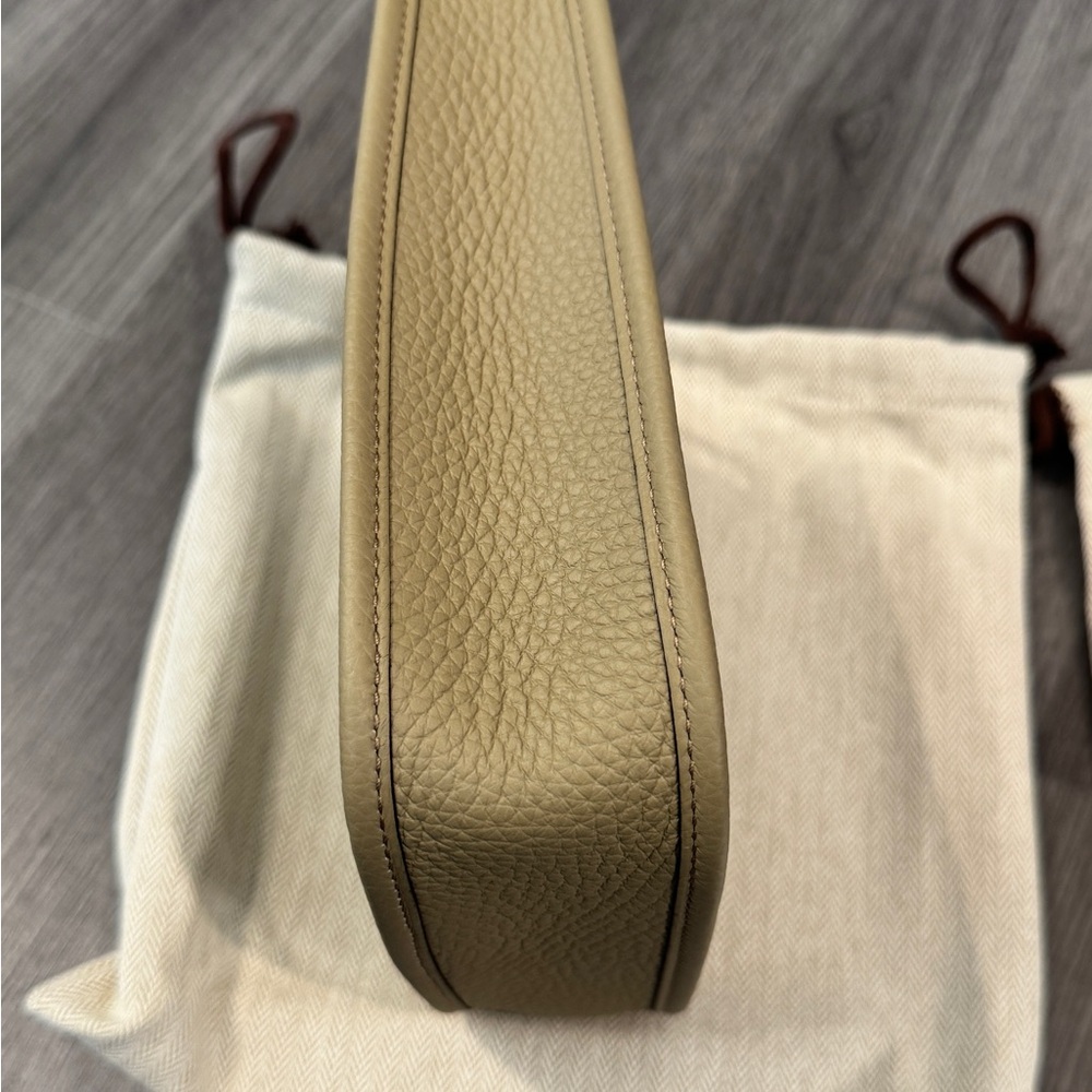 ❤️SOLD❤️Brand New Authentic TPM Mini Evelyn’s Beige Marfa Gold hardware - Picture 5 of 8